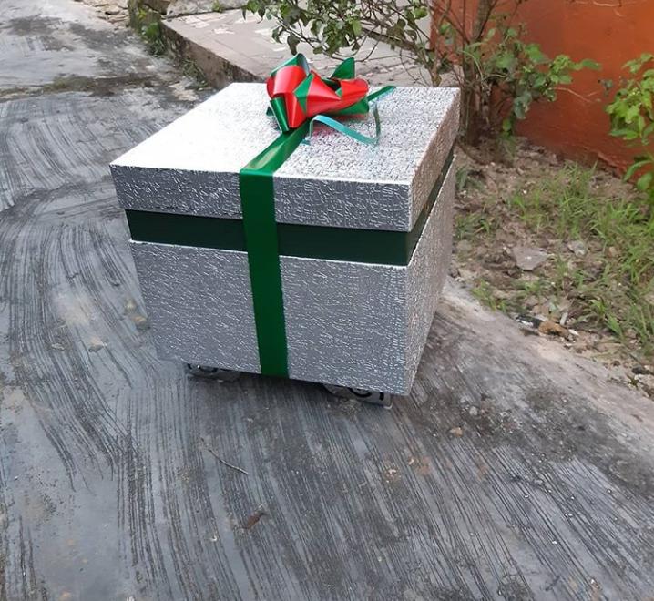 Christmas hamper box