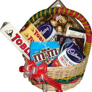 chocolate-assorted-lover-basket