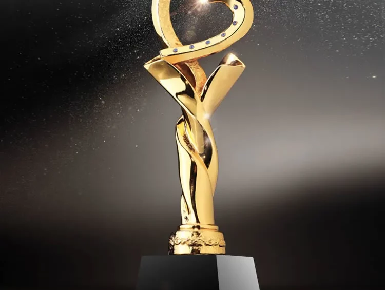 Love-shape-design-trophy-award-metal-golden-lagos