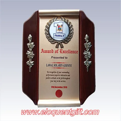 achievement-award-plaque-made-of-wood